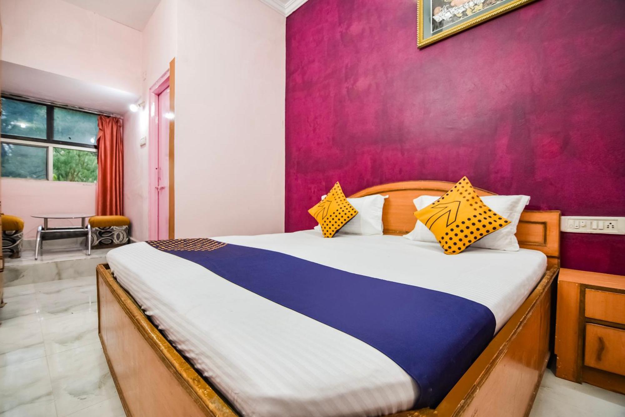 Spot On Hotel Midtown Gondia Ngoại thất bức ảnh