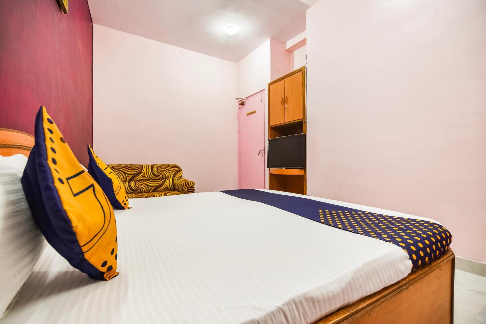 Spot On Hotel Midtown Gondia Ngoại thất bức ảnh