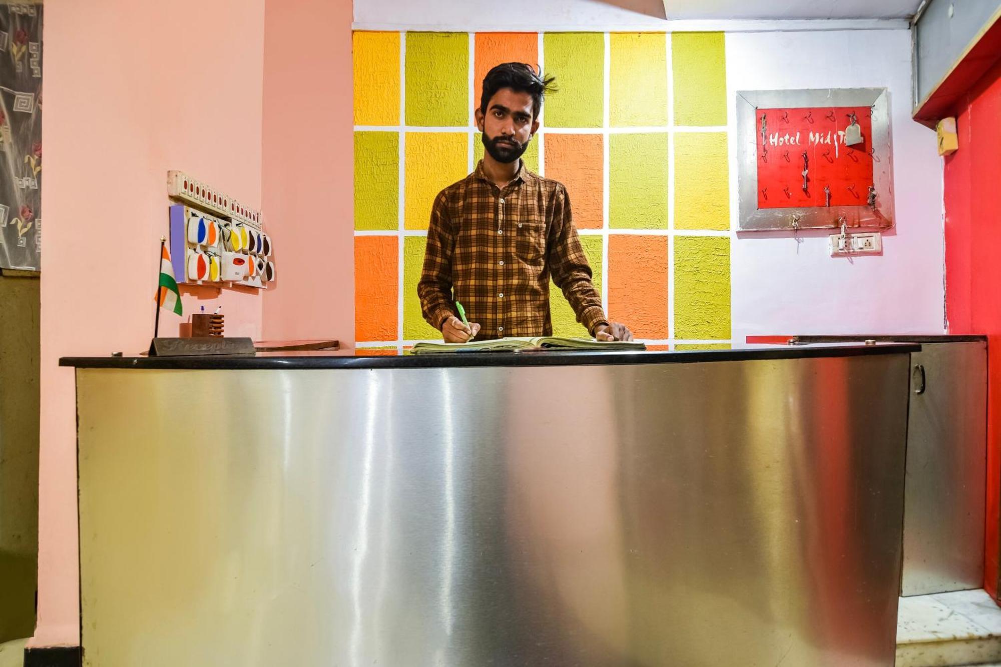 Spot On Hotel Midtown Gondia Ngoại thất bức ảnh