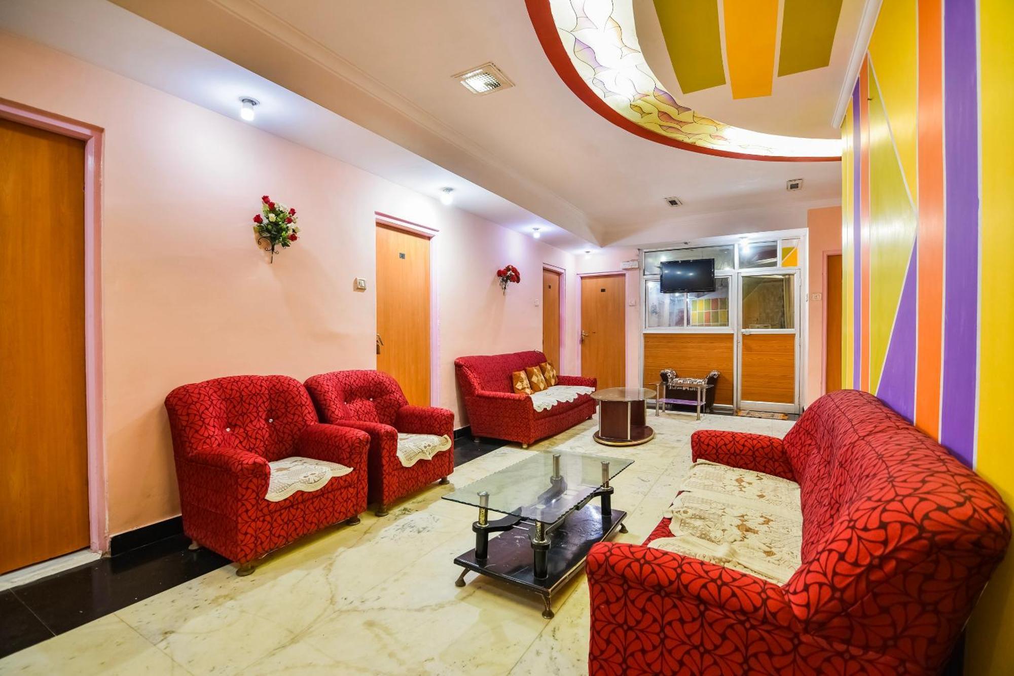 Spot On Hotel Midtown Gondia Ngoại thất bức ảnh